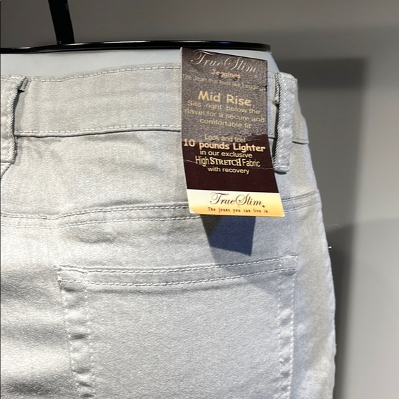 Relaxed Fit Gray Jean Shorts with Cuffed Hem - Picture 6 of 9